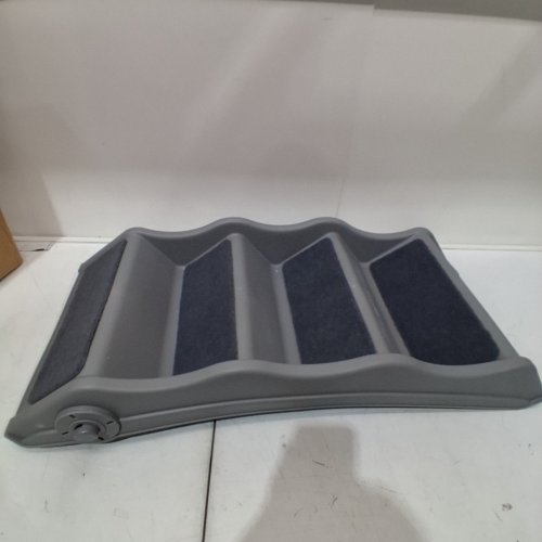 AMAZON BASICS FOLDABLE 4-STEP PET STAIRS - 20" X 16" X 26" - GREY (MODEL: B09T45VHNG) image 2