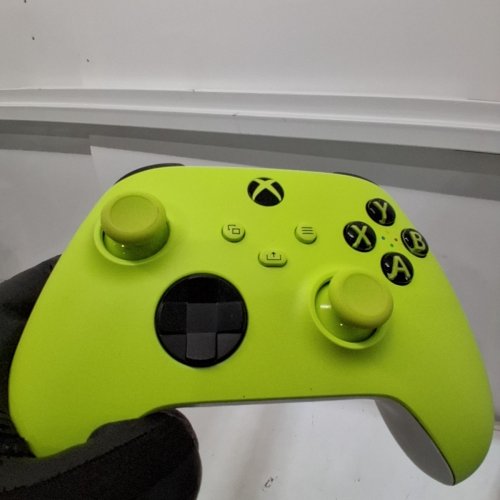XBOX WIRELESS CONTROLLER – ELECTRIC VOLT FOR XBOX SERIES X|S, XBOX ONE, AND WINDOWS 10 DEVICES image 6