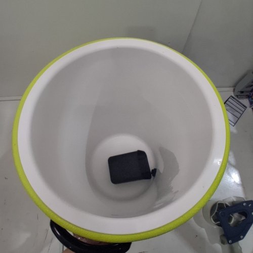 IGLOO SEAT TOP HANDWASH SANITIZE WASH STATION - 5-GAL - ACID GREEN/BLACK (MODEL: 60359) image 4