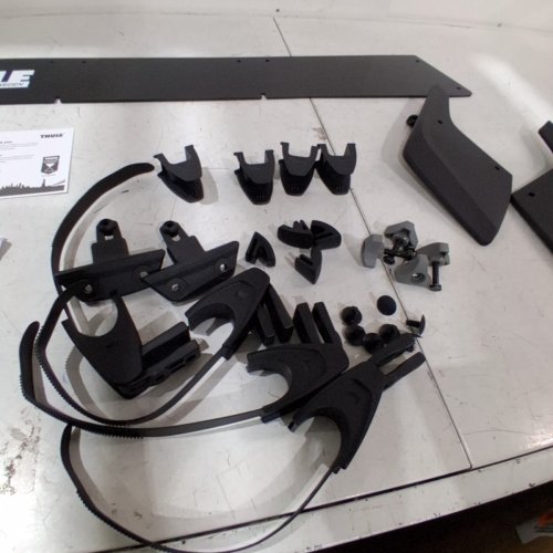 THULE AIRSCREEN XT L - WIND FAIRING KIT THAT REDIRECTS AIRFLOW OVER ROOF RACK - 44" - BLACK - (MODEL: 870202) image 4