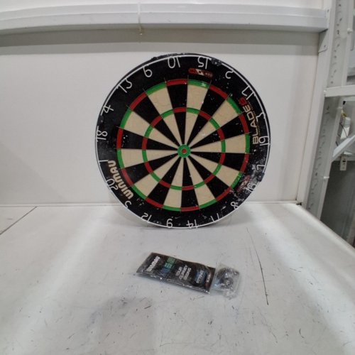 WINMAU SIXTH GEN BLADE 6 PROFESSIONAL BRISTLE DARTBOARD WITH ANGLED WIRE - BLACK/GREEN/RED (MODEL: 3033) image 2