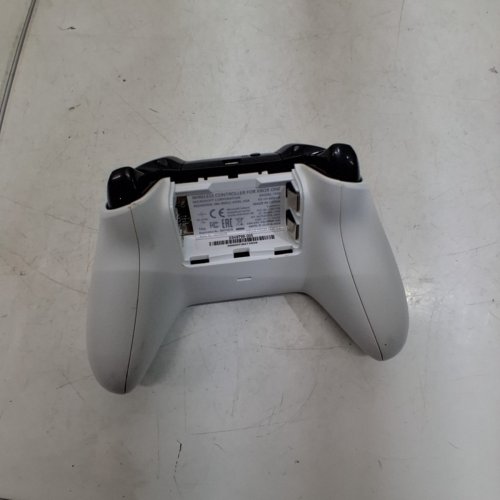 XBOX ONE WIRELESS CONTROLLER - WHITE image 4