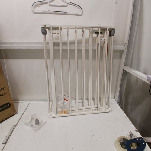 PATYWAGA 3-PANEL EXTRA WIDE BABY GATE, 29" X 23" - WHITE (MODEL: XY017-3P) image 2
