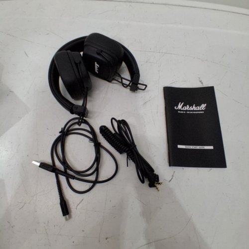 MARSHALL MAJOR IV ON-EAR BLUETOOTH HEADPHONES - 80+ HOURS PLAYTIME, WIRELESS CHARGING - BLACK (MODEL: 1005773) image 3