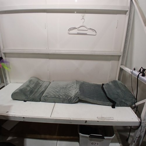 WEDGE PILLOW BED - GRAY image 2