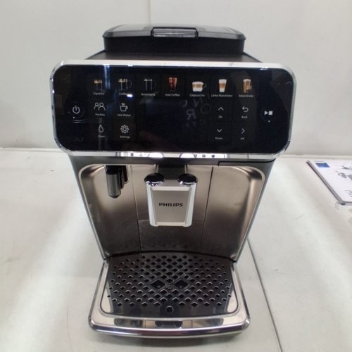 PHILIPS 4400 SERIES LATTEGO FULLY AUTOMATIC ESPRESSO MACHINE WITH BUILT-IN GRINDER & MILK FROTHER - BLACK/CHROME (MODEL: EP4447/90) image 4