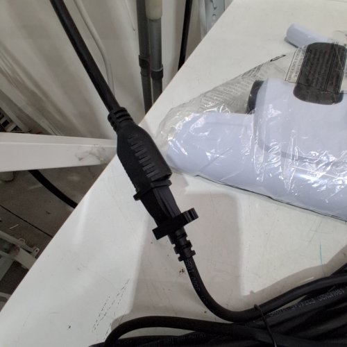BISSELL FEATHERWEIGHT 3-IN-1 STICK / HAND VACUUM CLEANER - WHITE (MODEL: 2033J) image 2