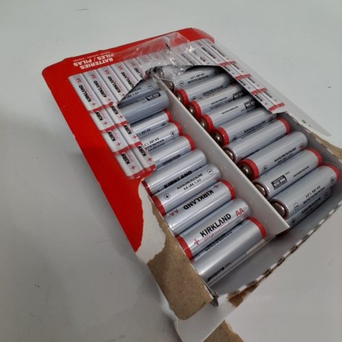 40PK KIRKLAND SIGNATURE KIRKLAND SIGNATURE AA BATTERIES -SILVER/RED (MODEL: 1938092) image 3