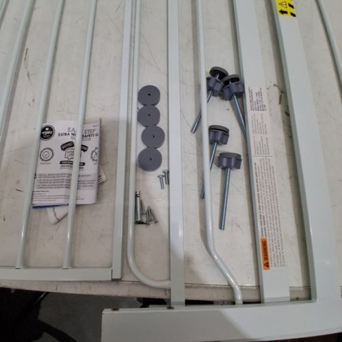 REGALO EASY STEP EXTRA WIDE BABY GATE - 30" X 29"- 49" - WHITE (MODEL: 1164 EW DS) image 3