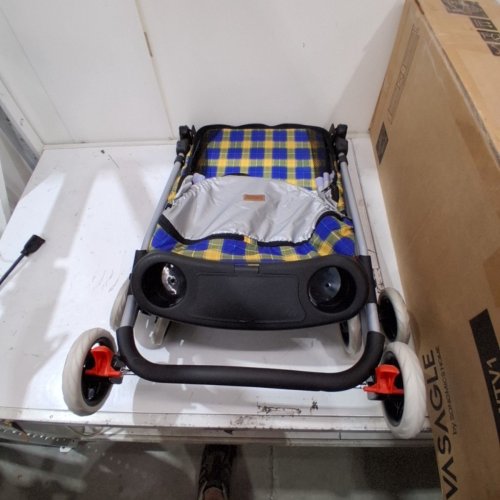 BESTPET 4-WHEEL POSH FOLDING WATERPROOF PORTABLE TRAVEL PET STROLLER WITH CUP HOLDER - 33LBS MAX - YELLOW PLAID (MODEL: BP-S8012T-YELLOW PLAID)) image 4