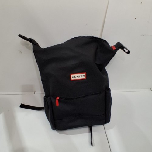 HUNTER TOP CLIP BACKPACK WITH LAPTOP POCKET - 16L - BLACK (STYLE: 1960981) image 2