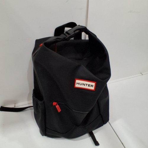 HUNTER TOP CLIP BACKPACK WITH LAPTOP POCKET - 16L - BLACK (STYLE: 1960981) image 4