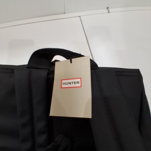 HUNTER TOP CLIP BACKPACK WITH LAPTOP POCKET - 16L - BLACK (STYLE: 1960981) image 5