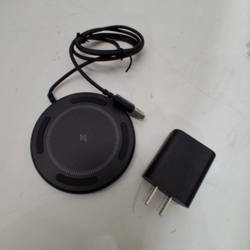 DEALWORTHY QI WIRELESS CHARGING PAD WITH ADAPTER - 10W - BLACK image 3