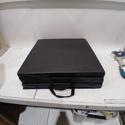 PADDED FOLDING EXERCISE MAT - BLACK image 2