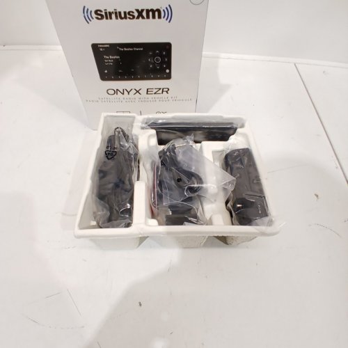 SIRIUSXM ONYX EZR SATELLITE RADIO WITH VEHICLE KIT (MODEL: ‎SXEZR1V1KC) image 2