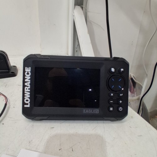LOWRANCE EAGLE 5 FISHFINDER / CHARTPLOTTER WITH SPLITSHOT HD TRANSDUCER AND C-MAP DISCOVER ONBOARD - 5" (MODEL: 101992595) image 4