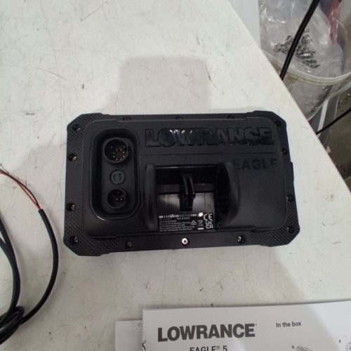 LOWRANCE EAGLE 5 FISHFINDER / CHARTPLOTTER WITH SPLITSHOT HD TRANSDUCER AND C-MAP DISCOVER ONBOARD - 5" (MODEL: 101992595) image 5