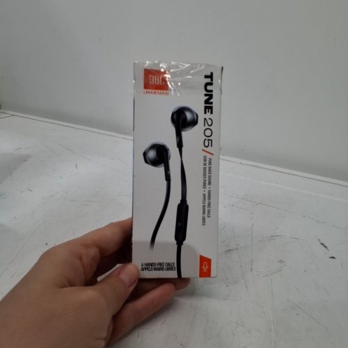 JBL BY HARMAN TUNE 205 WIRED IN EAR HEADPHONES WITH ONE-BUTTON REMOTE/MIC WITH HANDSFREE CALLING (MODEL: ‎JBLT205BLKAM) image 3