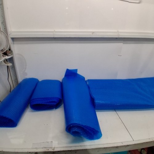 SOLAR POOL COVER WITH BUBBLES - ASSORTED SIZES - BLUE image 3