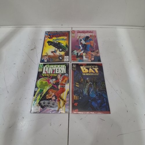 4 ASSTD DC COMICS BOOKS - BATMAN SHADOW OF THE BAT #7, GREEN LANTERN #38, DEATHSTROKE THE TERMINATOR #11, ACTION COMICS #685 - VARIOUS AUTHORS image 2