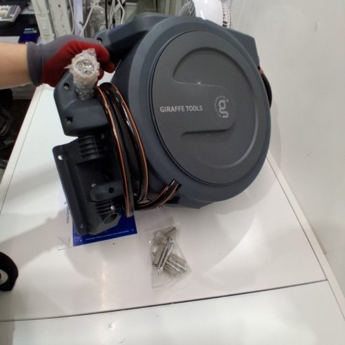 GIRAFFE TOOLS HEAVY DUTY WALL MOUNTED GARDEN HOSE REEL SYSTEM WITH 9-PATTERN NOZZLE AND SWIVEL BRACKET - 1/2" 78FT - DARK GREY (MODEL: AW25) image 4