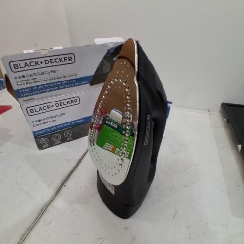 BLACK+DECKER SET AND STYLE CORDREEL IRON - BLACK\BLUE image 4