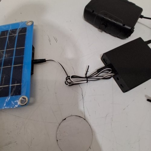 PORTABLE SOLAR PANEL HEATER FOR CAR WITH OVERHEAT PROTECTION - 15.7" X 7" - BLUE image 2