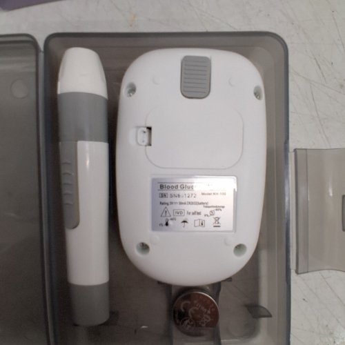 BLOOD GLUCOSE MONITOR DEVICE KIT WITH 100 STRIPS AND LANCETS WITH CARRYING CASE - WHITE image 5