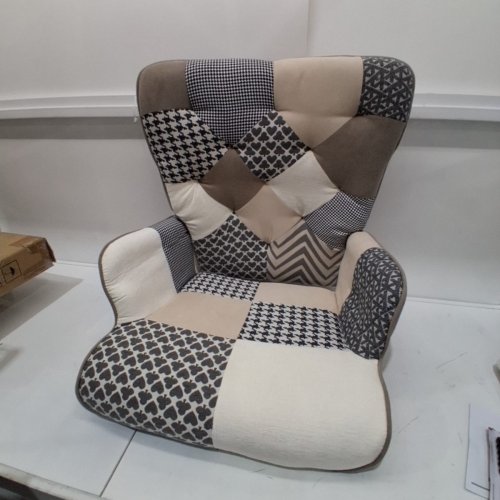 FAHOMISS PATCHWORK ACCENT CHAIR - 25.6" X 24.8" X 13" (ITEM: XXY-02-GREY) image 2