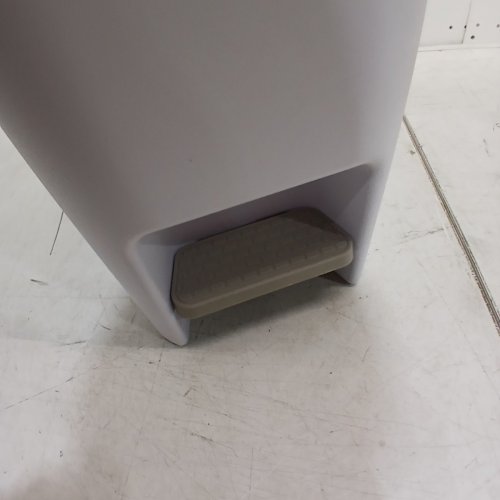 BRIGHTROOM PEDAL WASTEBASKET - 11 GAL - 24.5" X 10.5" X 18.75" - WHITE image 4
