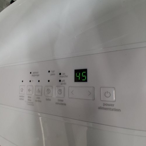 MIDEA ENERGY STAR CERTIFIED DEHUMIDIFIER WITH REUSABLE AIR FILTER AND APP CONTROL - 4,500 SQ.FT - 23.6L - WHITE (MODEL: MAD50C1AWS-A) image 2