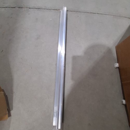 FROST KING DRIP CAP DOOR BOTTOM - 36" X 1.75" - SILVER (MODEL: U37H) image 4
