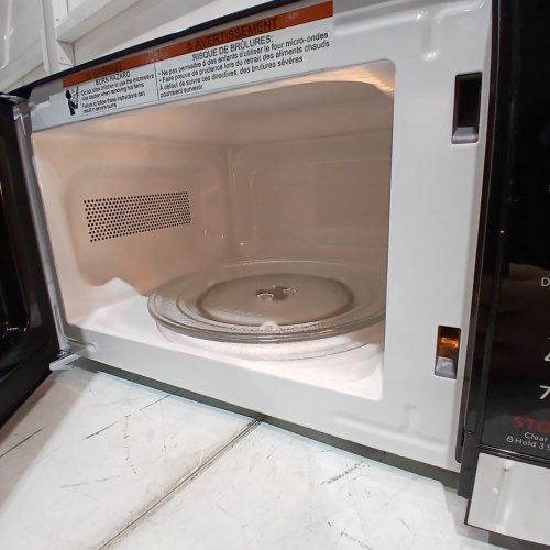 FRIGIDAIRE COUNTERTOP MICROWAVE OVEN - 0.7 CU.FT - 700W - STAINLESS STEEL (MODEL: EMW729-B) image 4
