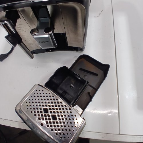PHILIPS 3300 SERIES FULLY AUTOMATIC ESPRESSO MACHINE WITH BUILT-IN GRINDER & MILK FROTHER - BLACK CHROME (MODEL: EP3326/90) image 6
