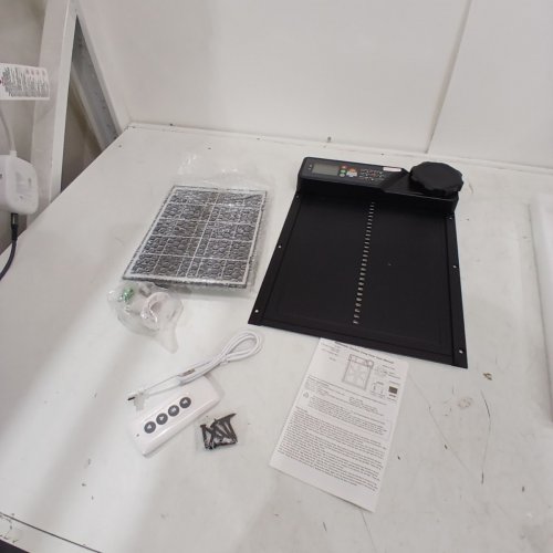 SOLAR POWERED AUTOMATIC CHICKEN COOP DOOR WITH TIMER, LIGHT SENSOR AND LCD DISPLAY - 2000MAH - BLACK (MODEL: G-858) image 2