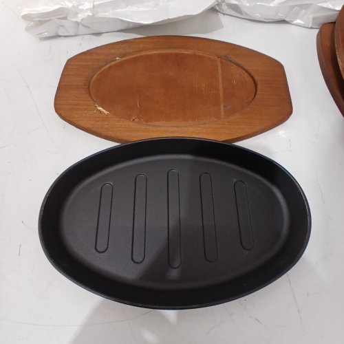 5PK CREATIVE BAKING PAN GRILL SERVING PLATE IRON WITH WOODEN BASE - BLACK / BROWN image 5