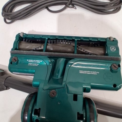 SHARK ULTRA LIGHTWEIGHT CORDED STICK VACUUM WITH EASY EMPTY CANISTER - 120V - GREEN/GREY (MODEL: CS110EMC) image 6
