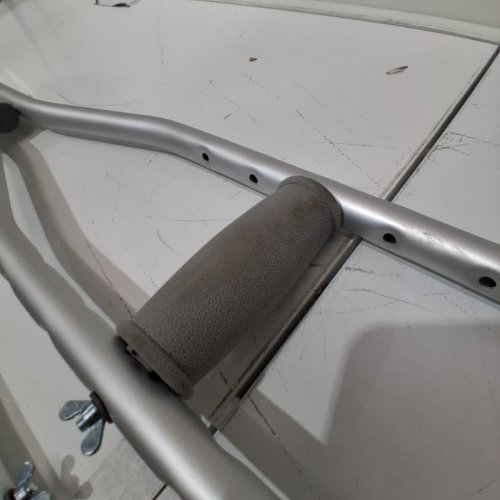 MEDLINE GUARDIAN STANDARD ADJUSTABLE CRUTCHES - 5.2FT TO 5.10FT - UP TO 300LB - ALUMINUM (MODEL: MDSV80535LFH) image 3