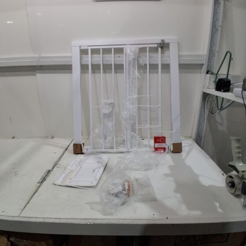 SAFETY 1ST EASY INSTALL WALK THROUGH BABY GATE - 29" - 38" X 28" - WHITE (MODEL: GA105CWHOF2) image 2