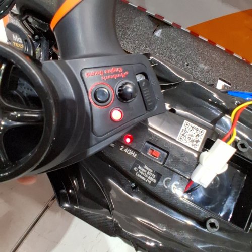 MAISTO TECH R/C FORMULA 1 CAR MCLAREN LANDO NORRIS - 1:10 SCALE - ORANGE/BLACK (MODEL:2639040) image 2
