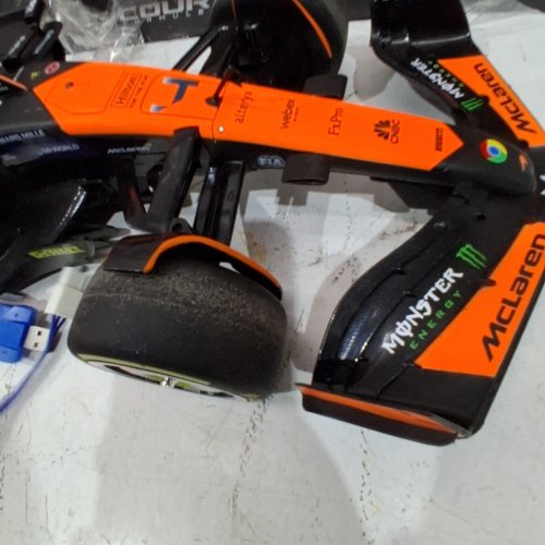 MAISTO TECH R/C FORMULA 1 CAR MCLAREN LANDO NORRIS - 1:10 SCALE - ORANGE/BLACK (MODEL:2639040) image 4