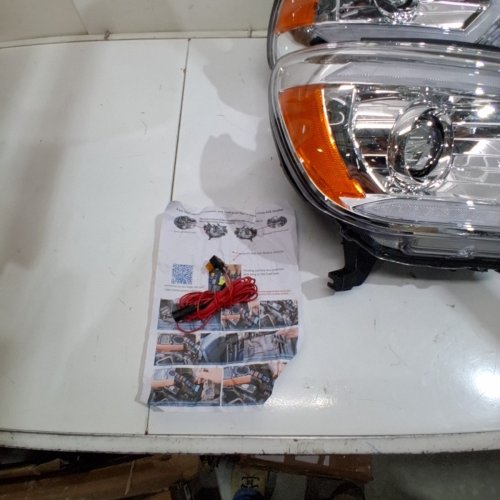 2PC SWITCHBACK SEQUENTIAL LED BAR PROJECTOR LEFT AND RIGHT HEADLIGHTS - FITS TOYOTA TACOMA MODELS - CLEAR/BLACK image 3