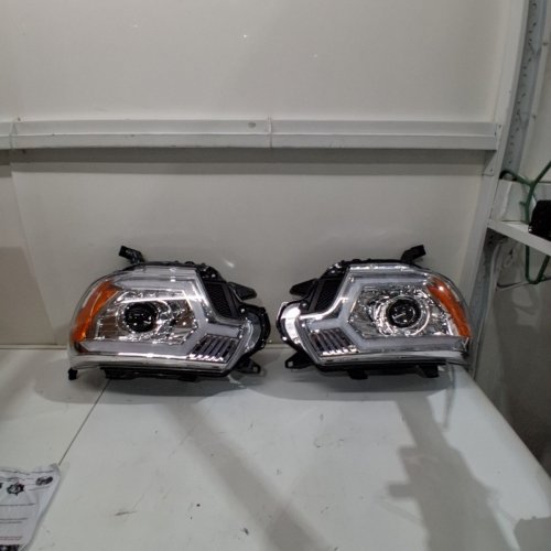 2PC SWITCHBACK SEQUENTIAL LED BAR PROJECTOR LEFT AND RIGHT HEADLIGHTS - FITS TOYOTA TACOMA MODELS - CLEAR/BLACK image 5