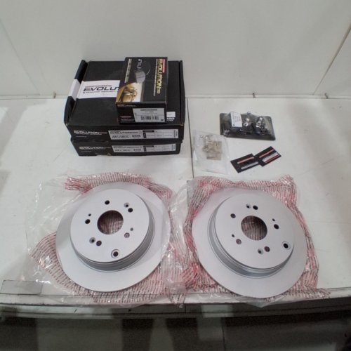 POWER STOP REAR BRAKE ROTOR & CERAMIC BRAKE PAD REPLACEMENT KIT FOR 2005-2016 HONDA CR-V/2010-2018 ACURA RDX (MODEL: JBR1158EVC / 17-1086) image 3