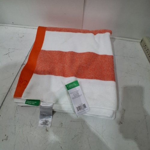 UNITED COLORS OF BENETTON BEACH TOWEL - 35" X 63" - ORANGE/WHITE (MODEL: 2040372) image 2