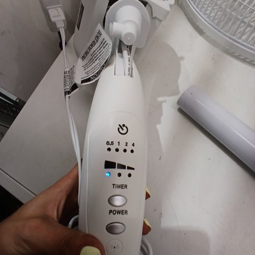 BLACK+DECKER STAND FAN WITH REMOTE - 16" - WHITE (MODEL: BFSR16W) image 2