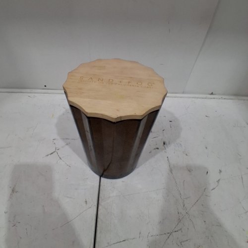 SAND AND FOG SCENTED SOY WAX CANDLE - 57OZ - TEAK TOBACCO SCENT (MODEL: 1901731) image 2