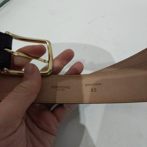 MENS THOM BROWNE PEBBLE GRAIN LEATHER BELT WITH RWB LOOP - 35 MM - SIZE 95 - BLACK (STYLE: MCX039A-001B-001-95) image 5