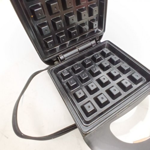 MAINSTAYS SINGLE WAFFLE MAKER - 120V - 600W - MATTE BLACK (MODEL: MS-78CN) image 4
